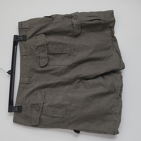 Cabela's Women's Cargo Shorts 7 Pockets Embroidered Logo on Front Pocket Size 18 - Picture 6 of 11